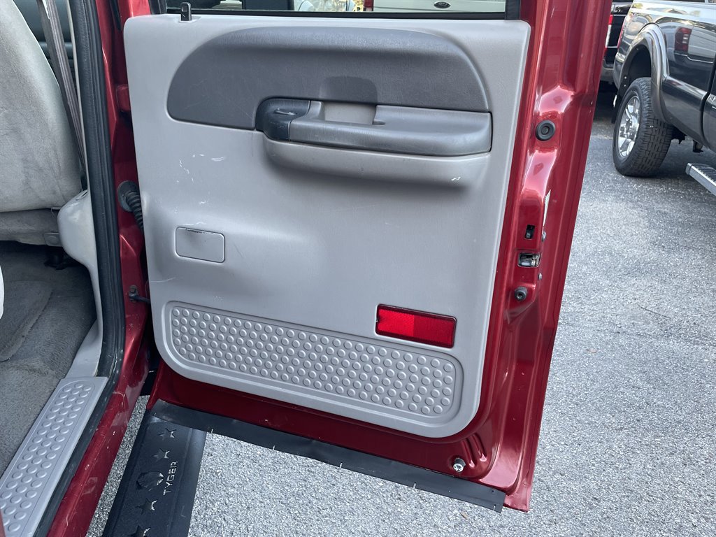 Used 2001 Ford F350 XLT image 30