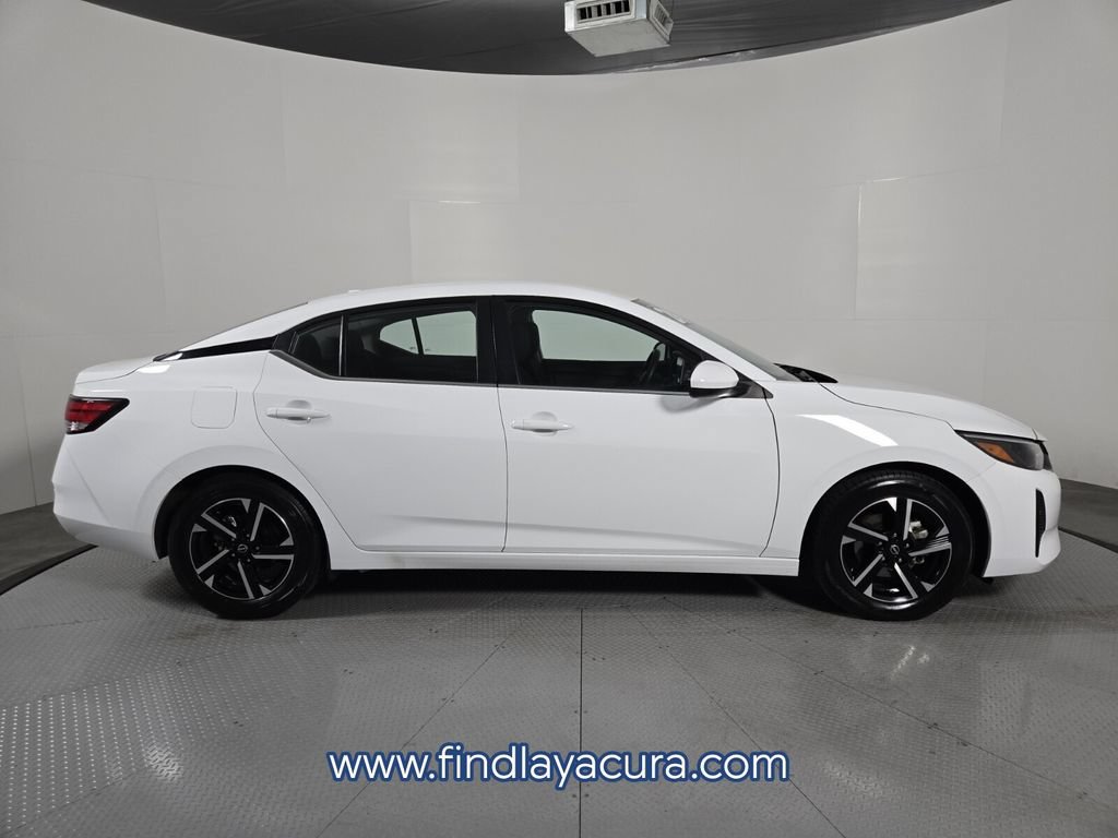 Used 2024 Nissan Sentra SV FWD image 9