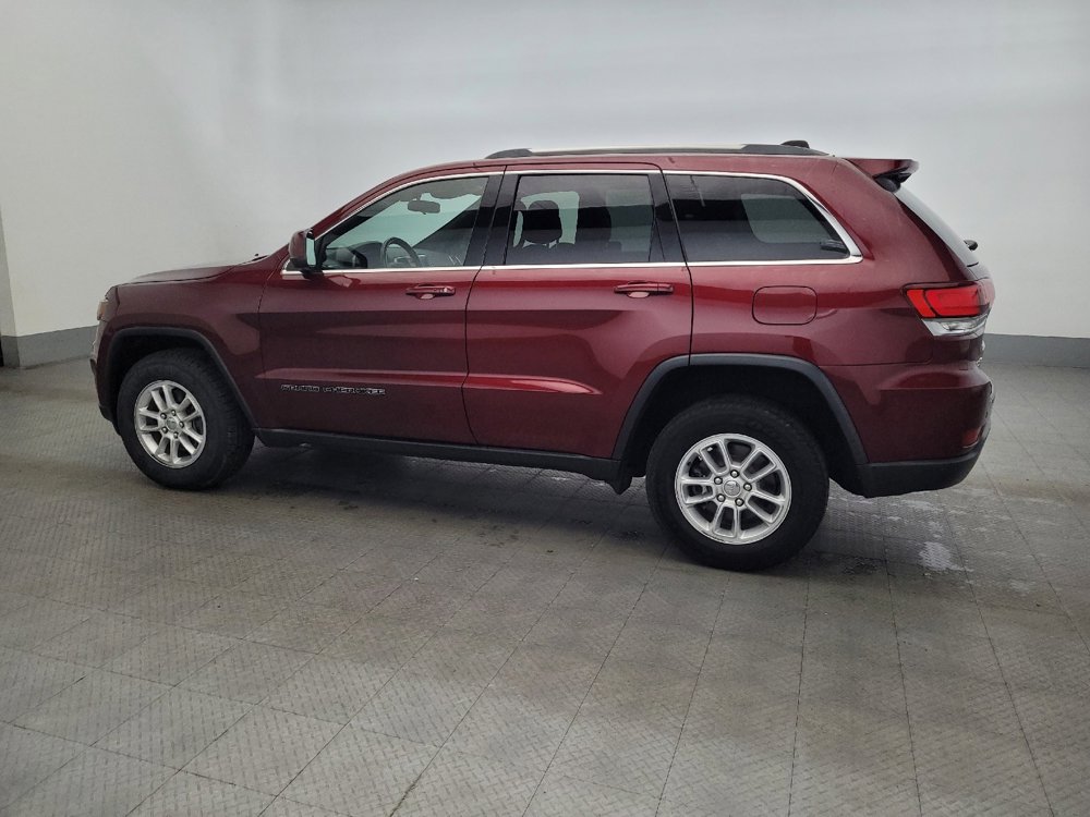 Used 2020 Jeep Grand Cherokee Laredo image 3