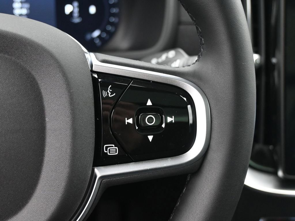 New 2026 Volvo XC90 B6 Plus w/ Protection Package image 10