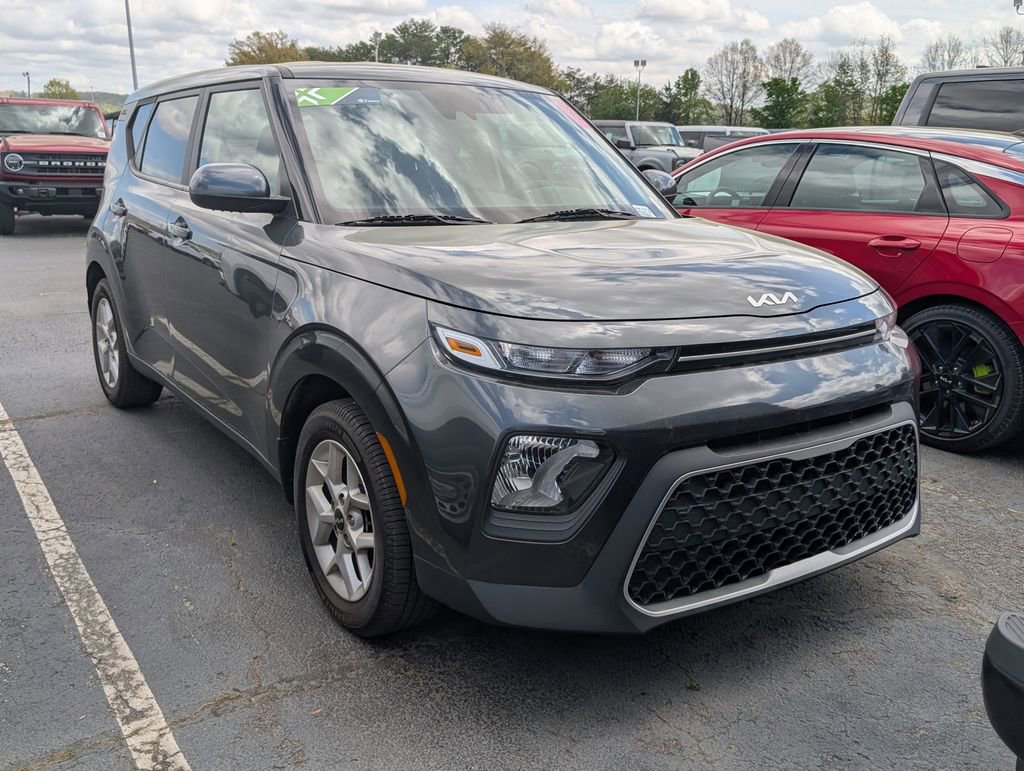 Used 2022 Kia Soul LX w/ Technology Package FWD image 5