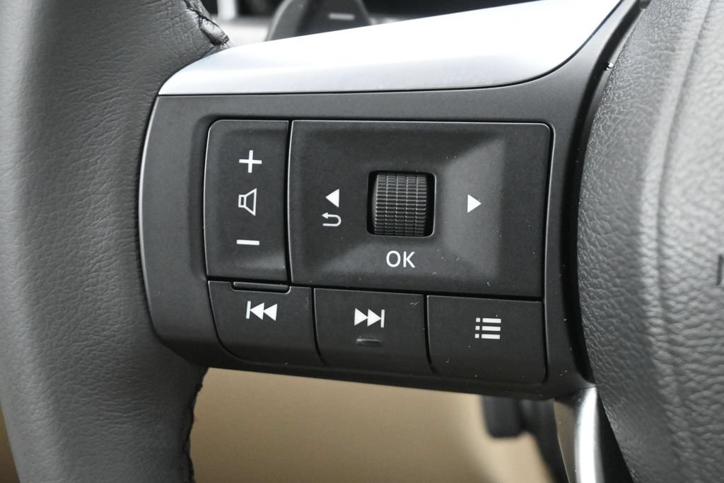 Used 2023 INFINITI QX60 Luxe w/ Cargo Package FWD image 7