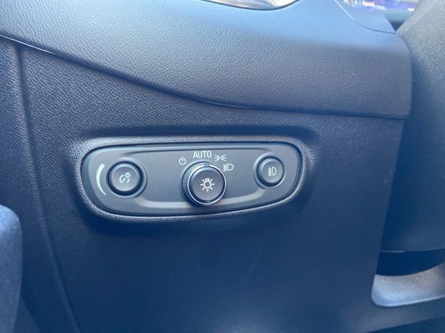 Used 2021 Chevrolet Equinox LT image 18