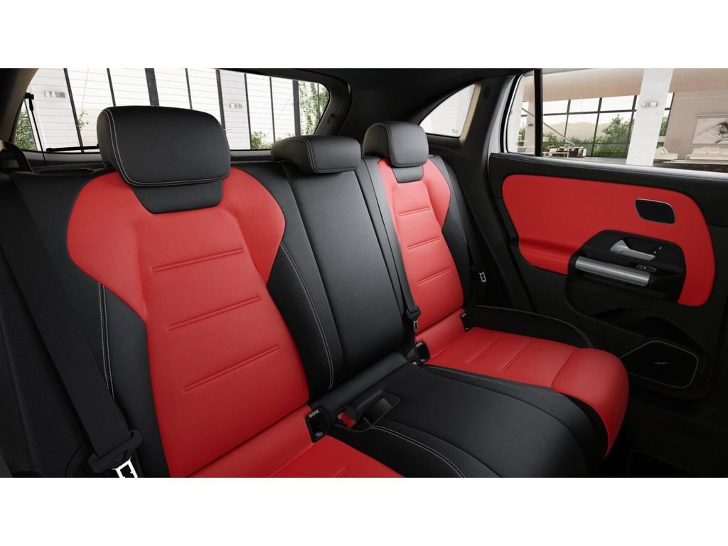 New 2025 Mercedes-Benz GLA 35 AMG 4MATIC image 5