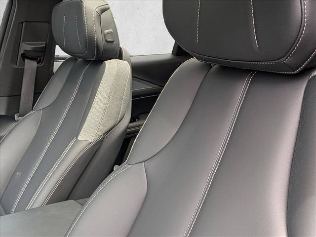 Used 2024 Cadillac Lyriq Tech AWD/4WD image 14