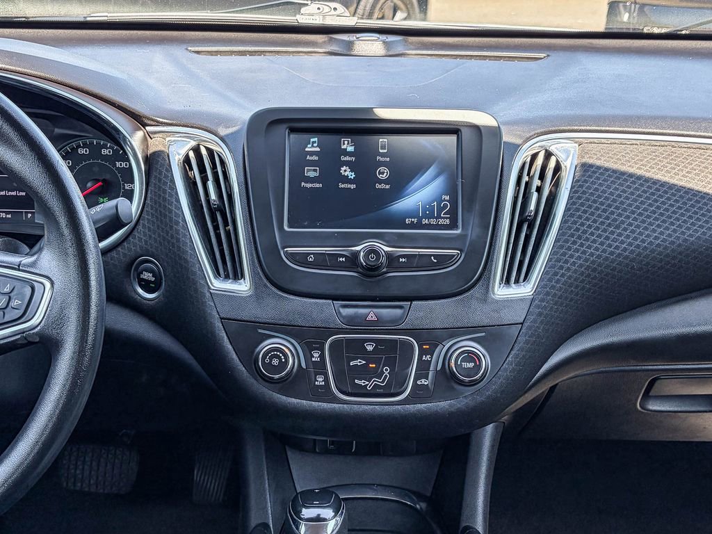 Used 2018 Chevrolet Malibu LT image 17