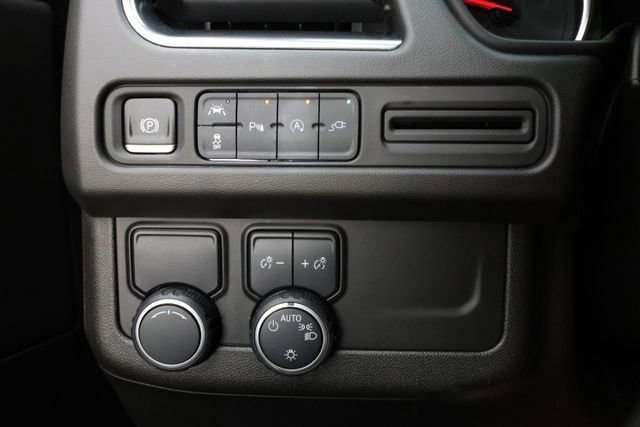 Used 2021 Chevrolet Suburban RST w/ Luxury Package image 24