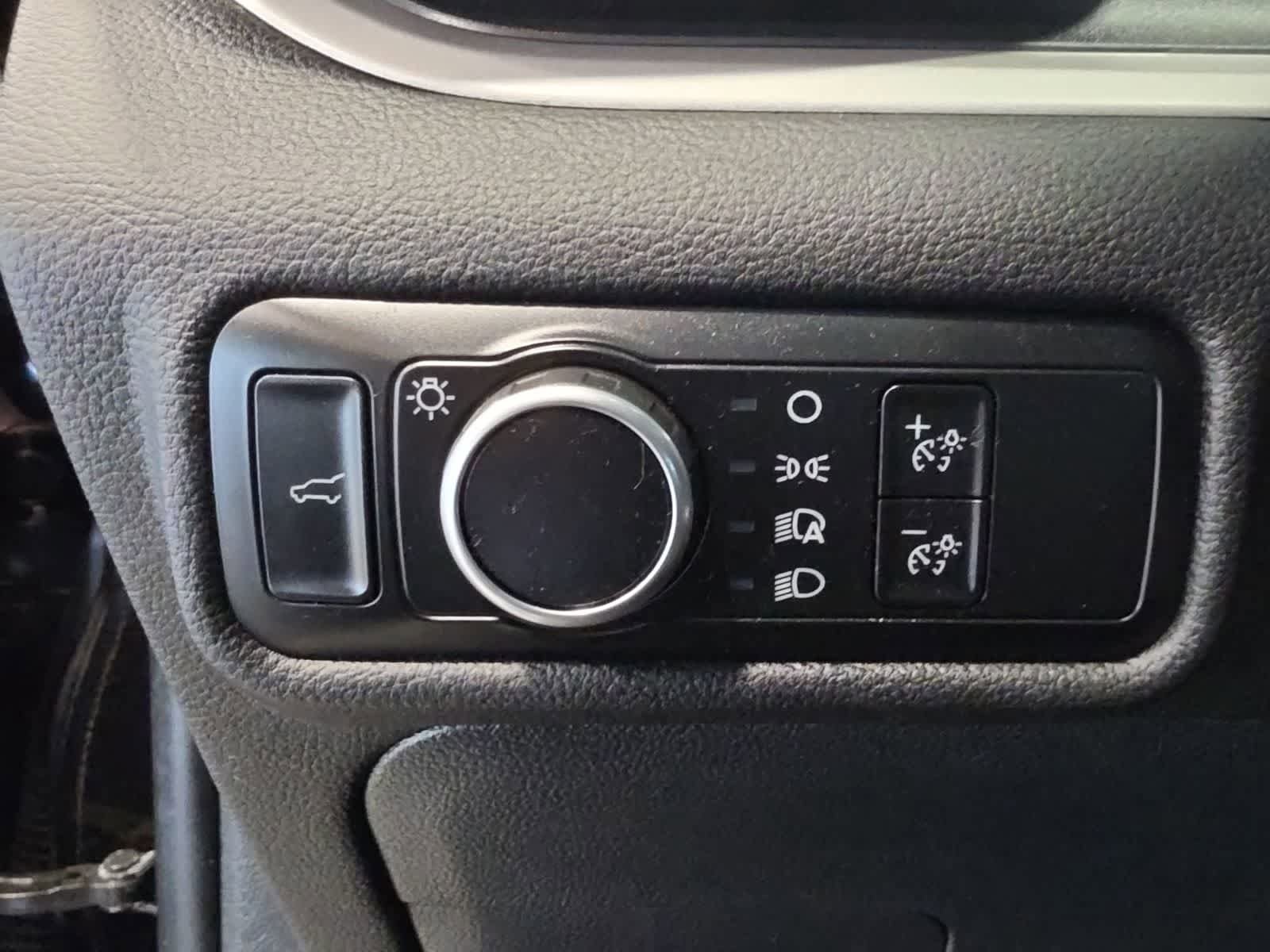 Used 2024 Ford Explorer XLT AWD/4WD image 19