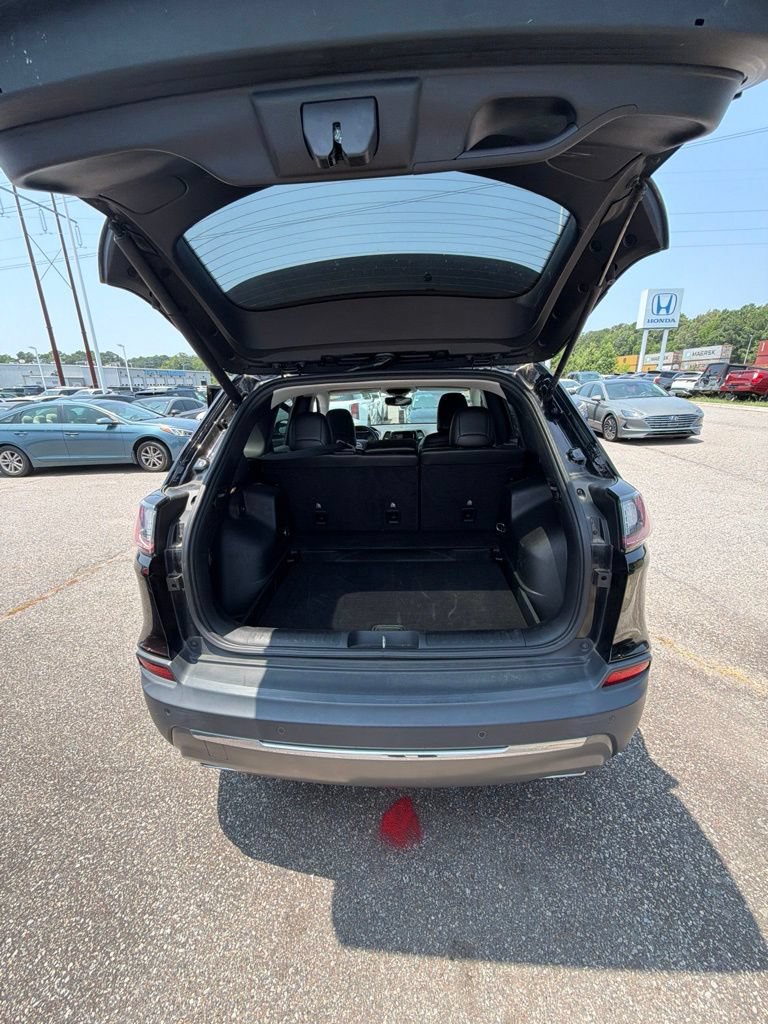 Used 2019 Jeep Cherokee Limited AWD/4WD image 9