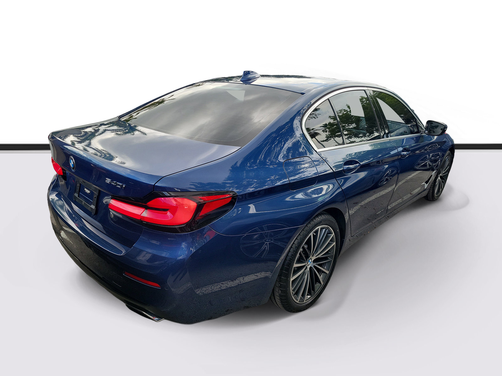 Used 2023 BMW 540i w/ Premium Package RWD image 3