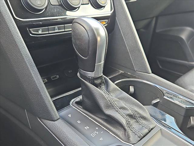 Used 2019 Volkswagen Atlas SEL R-Line FWD image 12