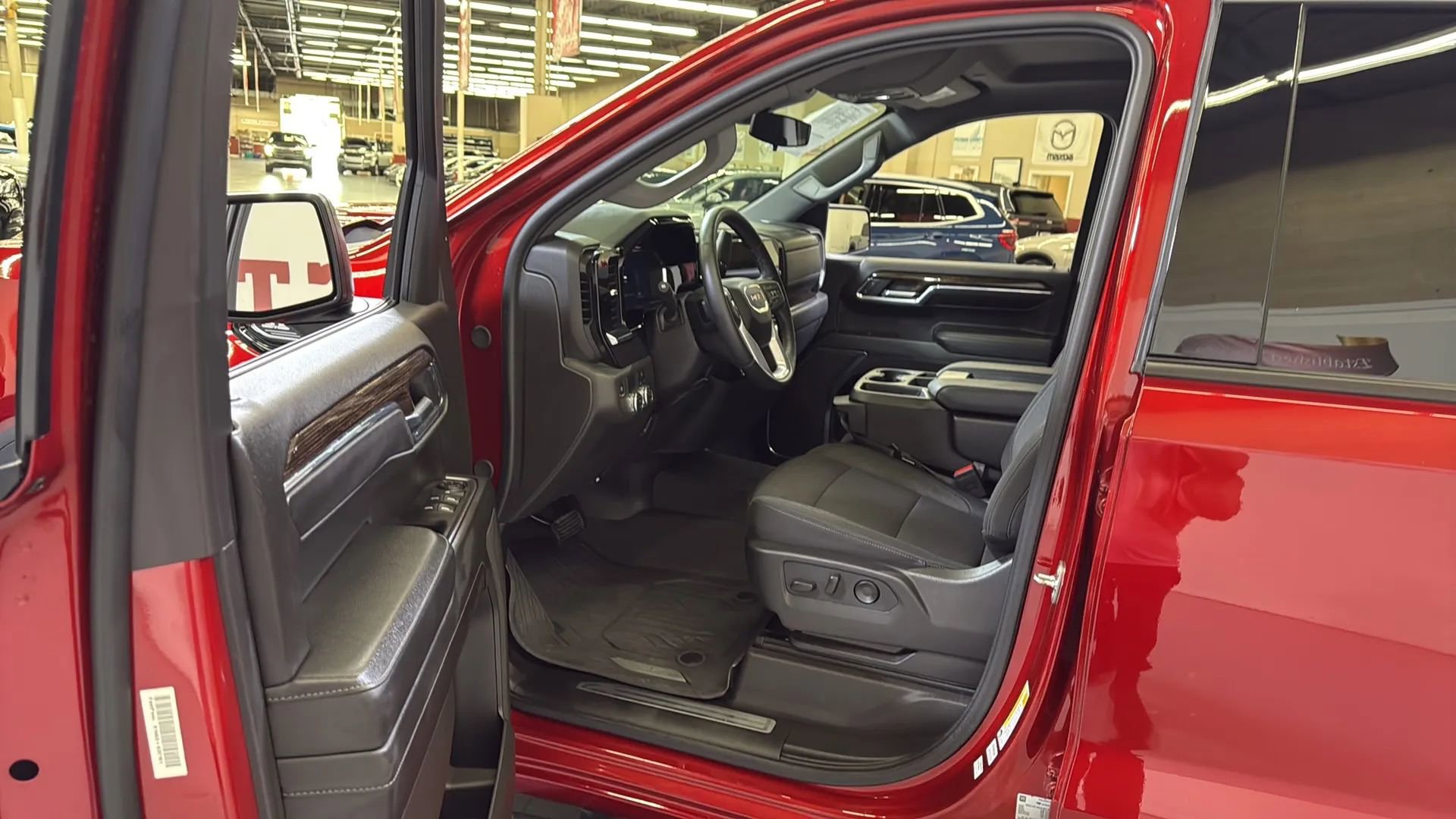 Used 2024 GMC Sierra 1500 Elevation w/ LPO, Elevation Black Package image 14