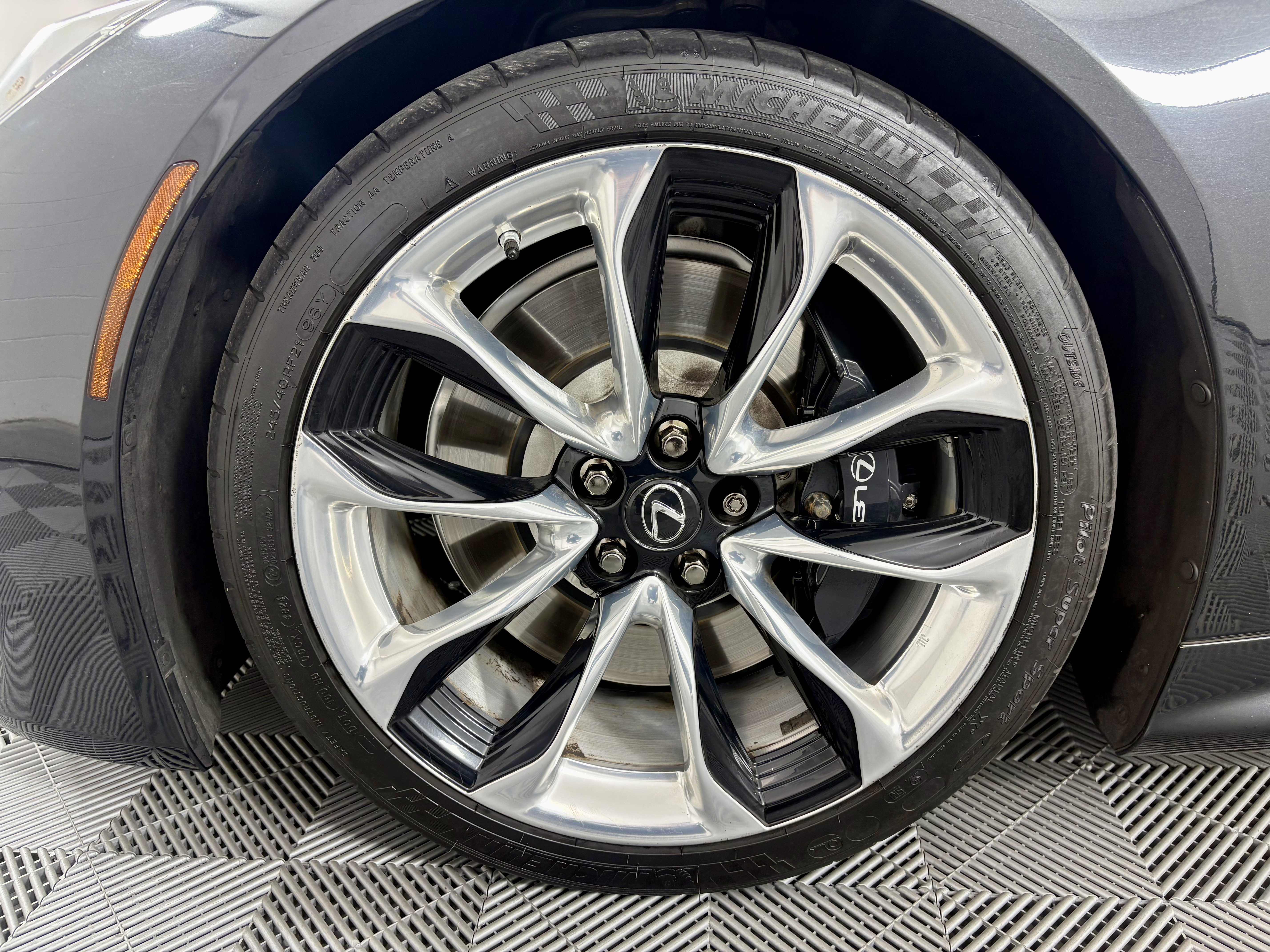 Used 2020 Lexus LC 500 Coupe w/ Sport Package image 9