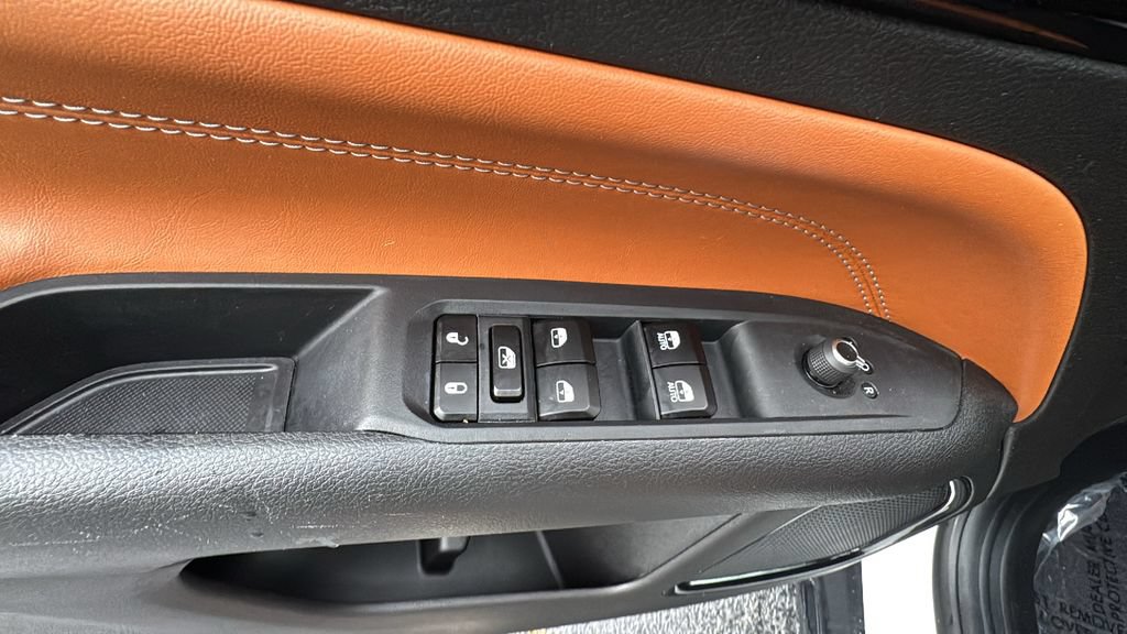 Used 2025 Jeep Compass Limited AWD/4WD image 13