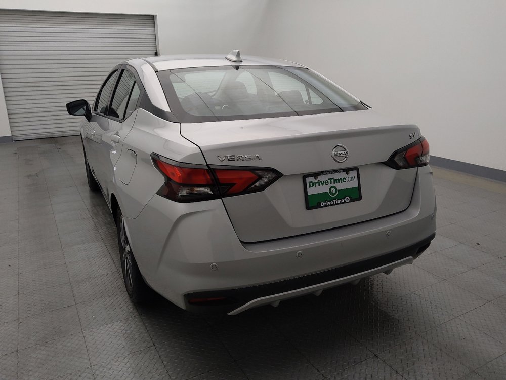 Used 2021 Nissan Versa SV image 6