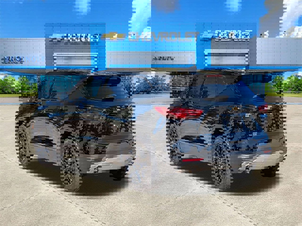 Used 2023 Chevrolet Blazer LT image 3