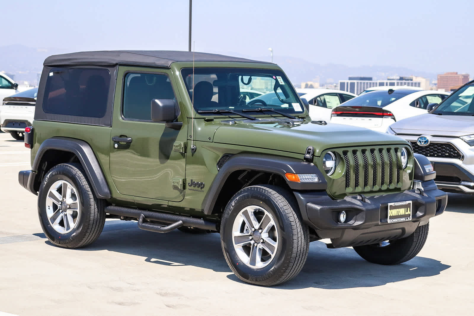 Used 2022 Jeep Wrangler Sport S image 3