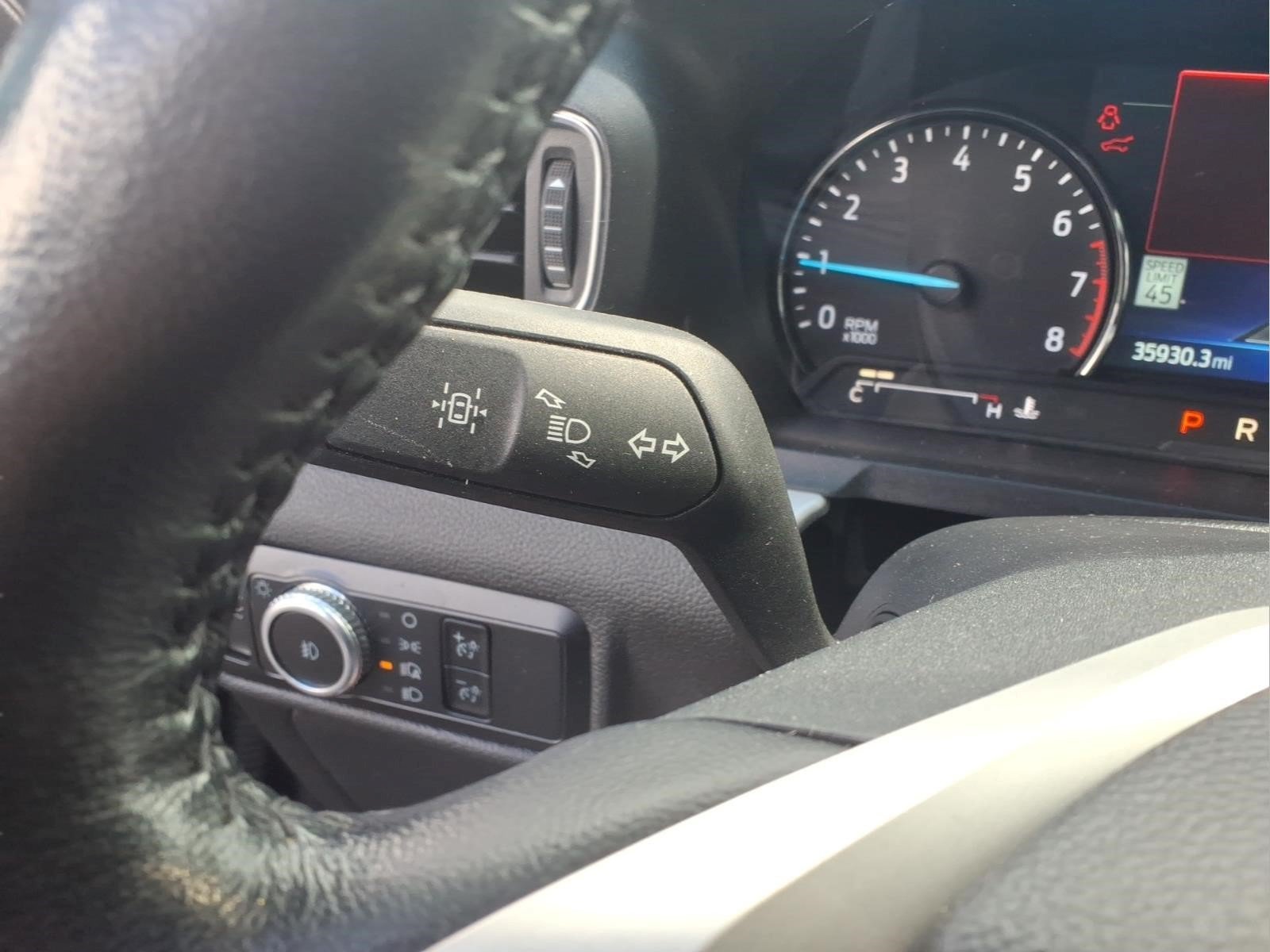 Used 2023 Ford Explorer XLT w/ Equipment Group 202A AWD/4WD image 18