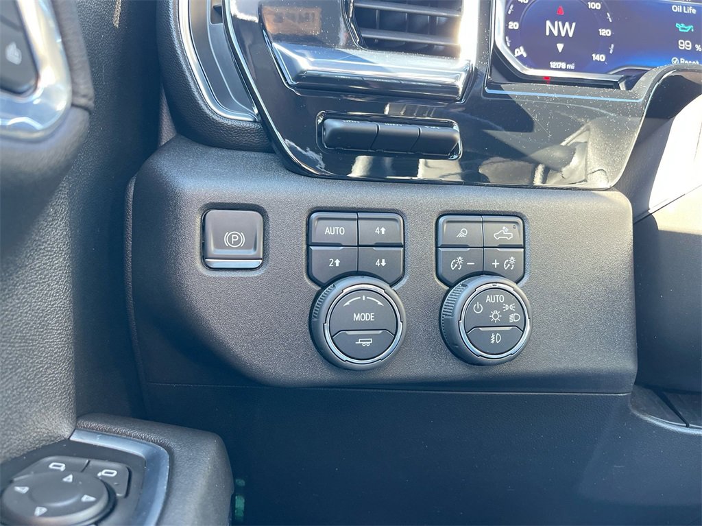 Used 2024 Chevrolet Silverado 1500 High Country w/ Technology Package image 25