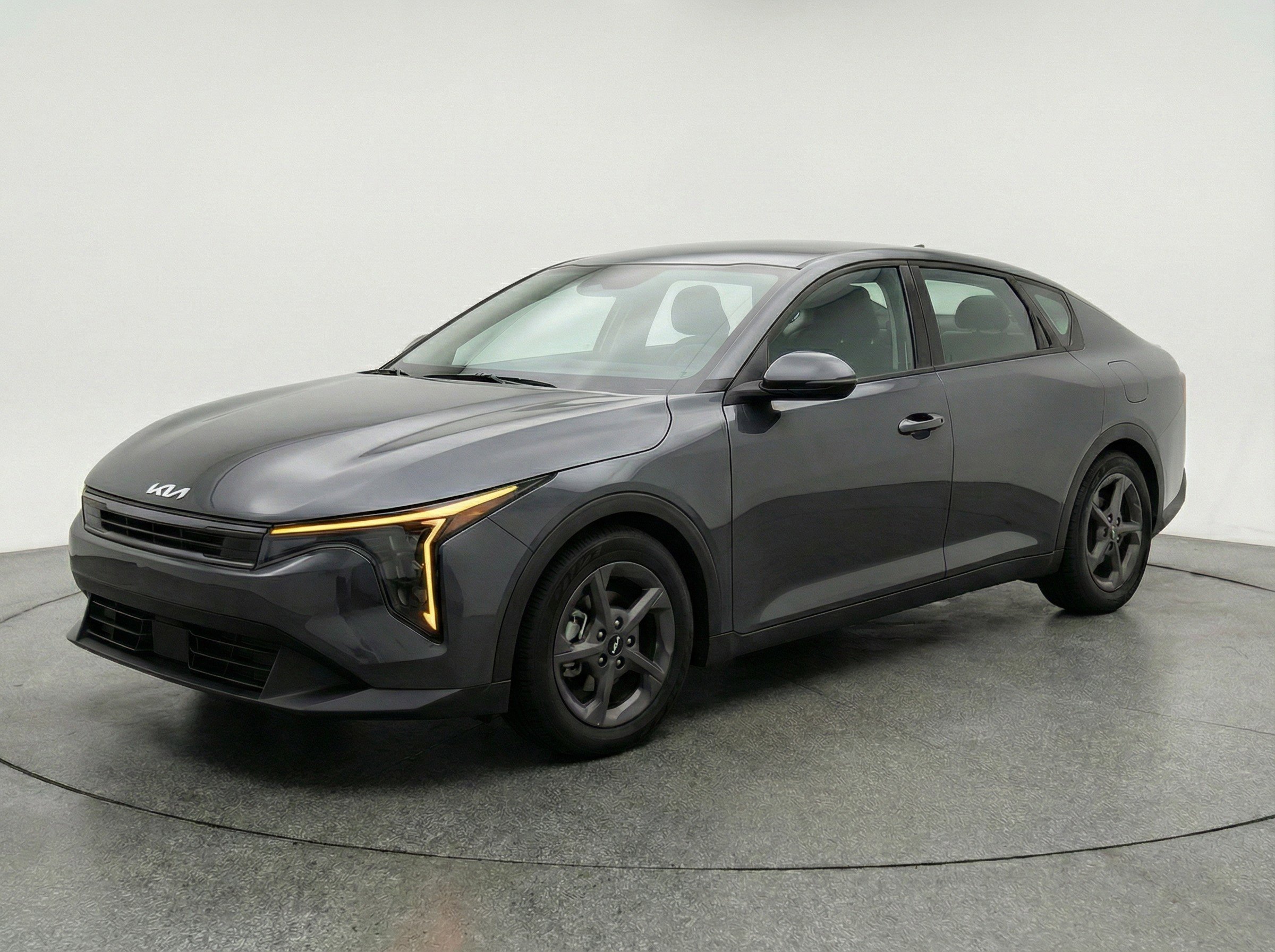Used 2025 Kia K4 LXS FWD image 3