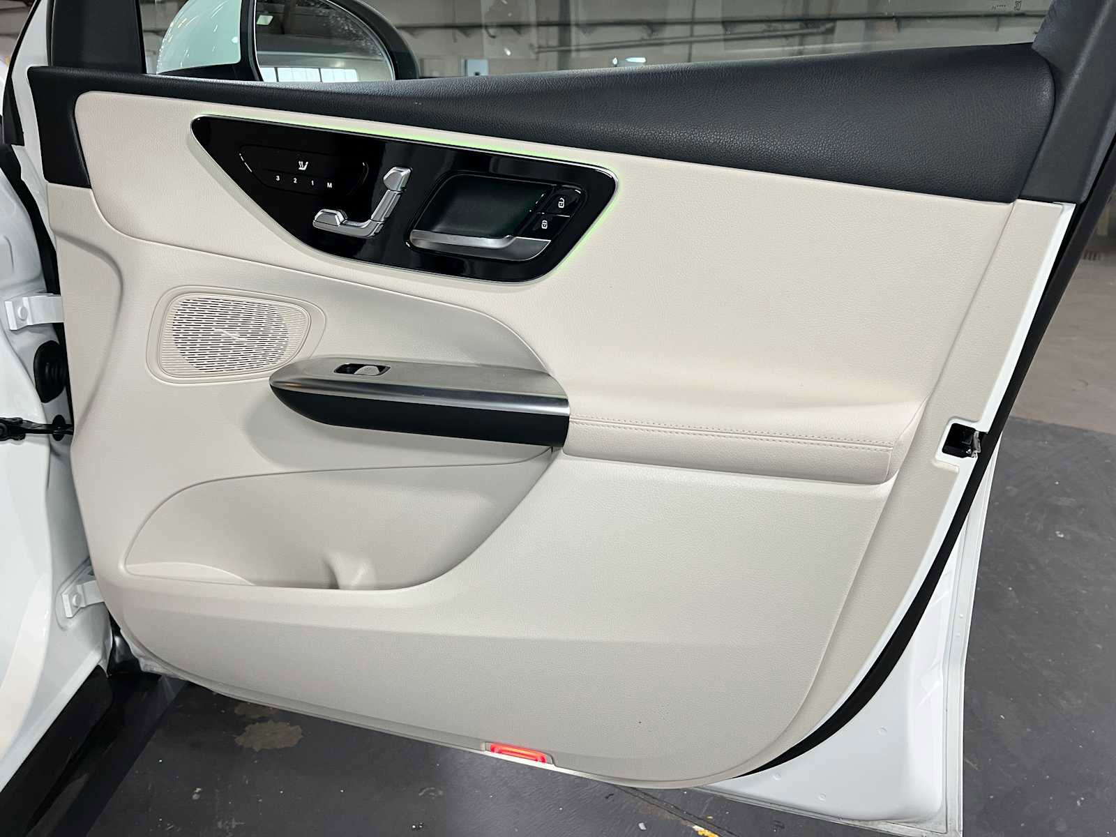 Certified 2025 Mercedes-Benz GLC 300 4MATIC image 10