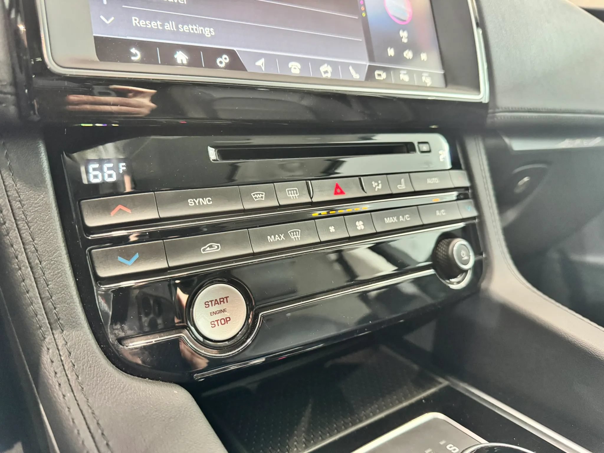 Used 2020 Jaguar F-PACE Prestige AWD/4WD image 33