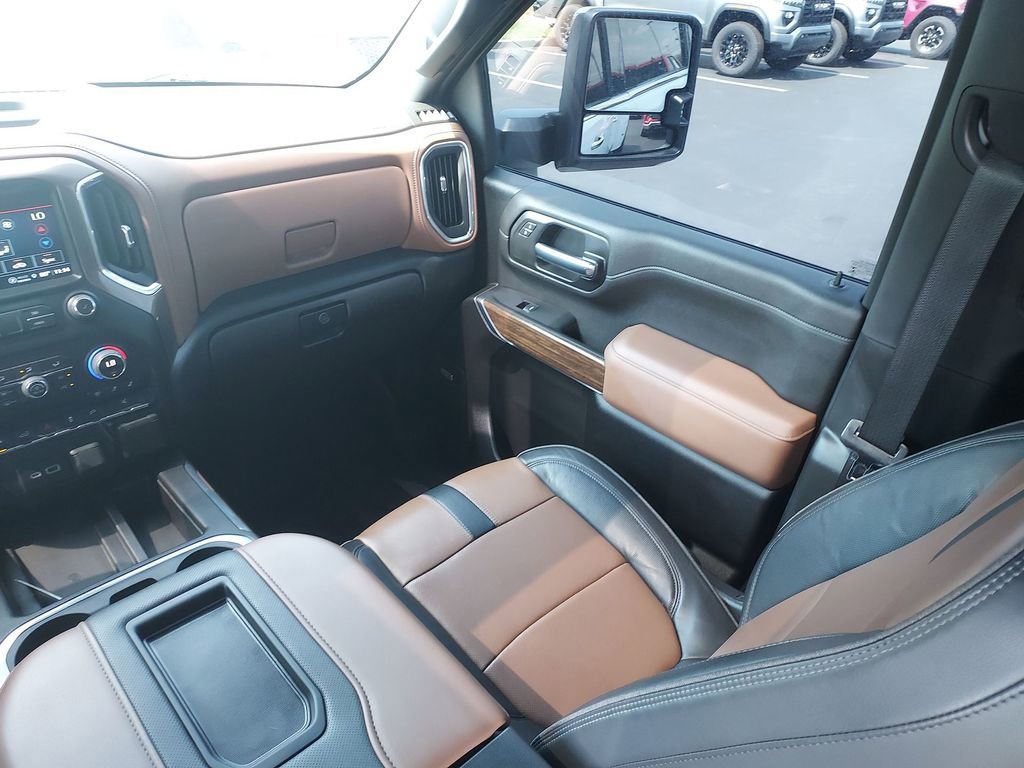 Used 2022 Chevrolet Silverado 3500 High Country image 11