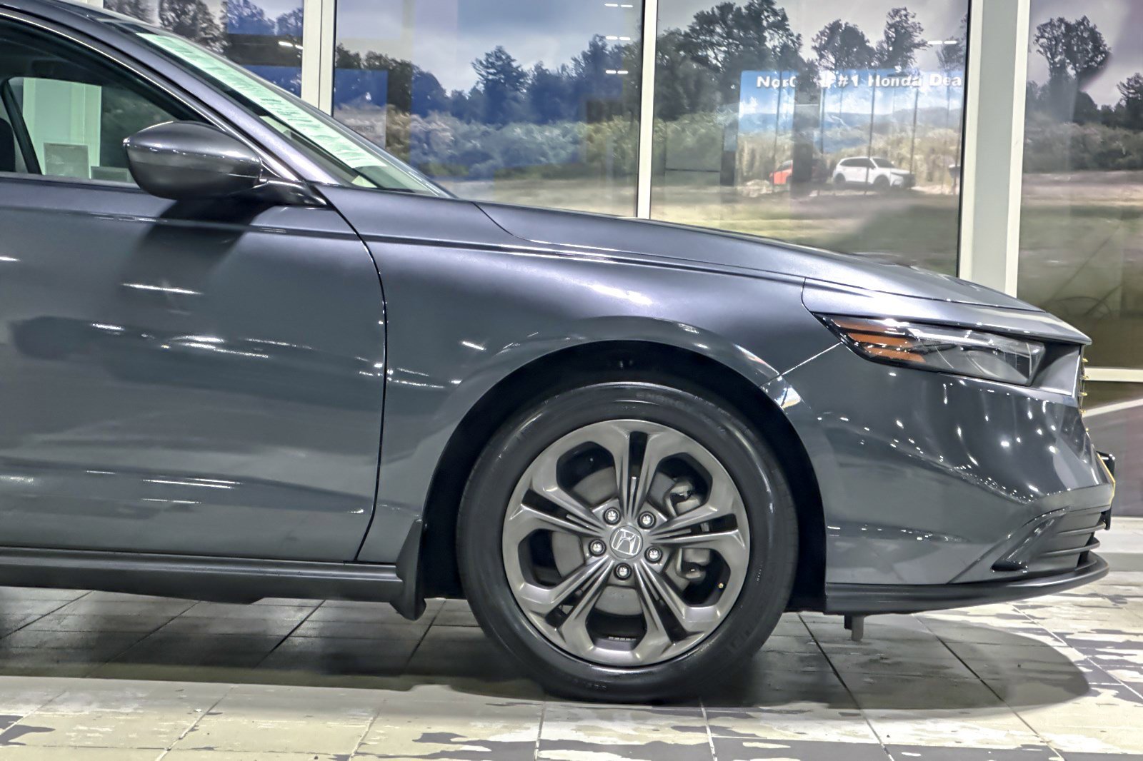 Used 2023 Honda Accord EX image 33