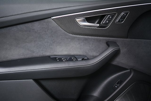 Used 2024 Audi SQ8 Prestige image 6