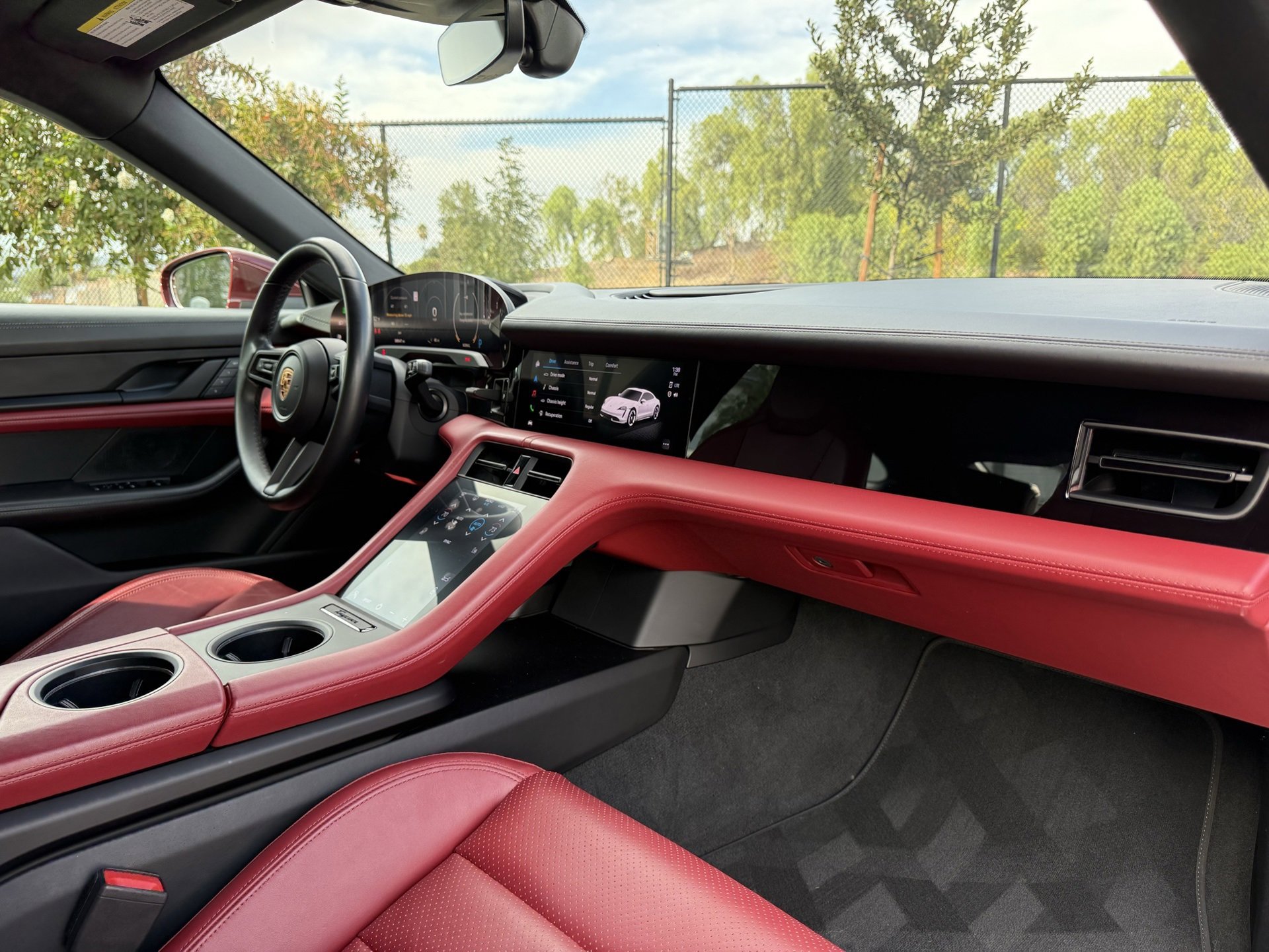 Certified 2022 Porsche Taycan 4S image 24