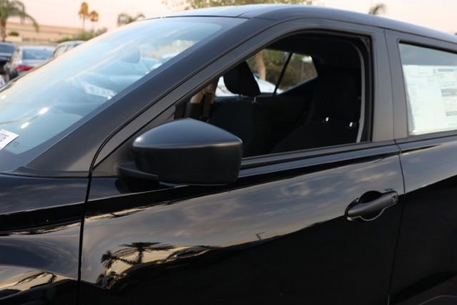 New 2025 Nissan Kicks Play S image 12