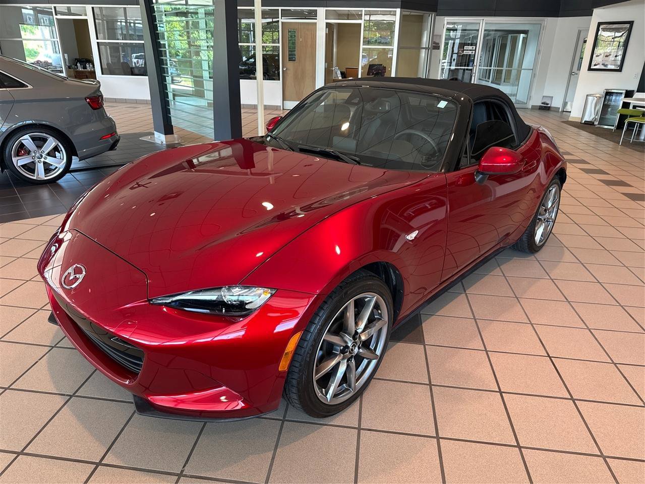 Used 2022 MAZDA MX-5 Miata Grand Touring RWD image 28