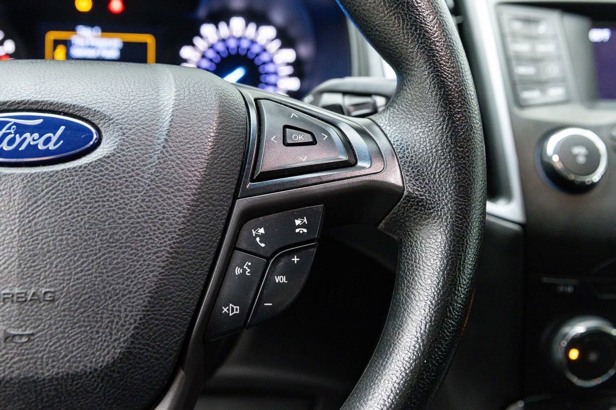 Used 2016 Ford Edge SE AWD/4WD image 32