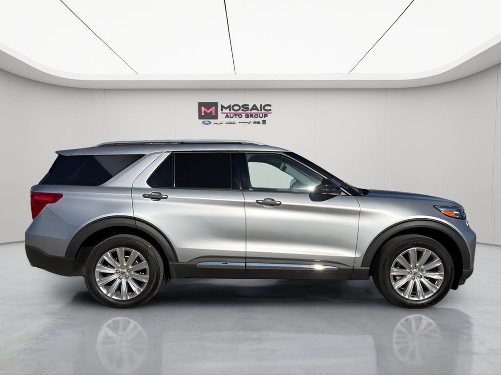 Used 2022 Ford Explorer Limited w/ Equipment Group 301A image 10