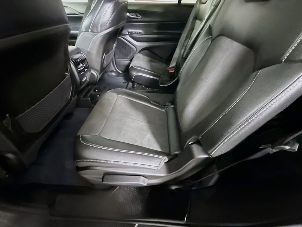 Used 2023 Jeep Grand Cherokee L Laredo AWD/4WD image 29