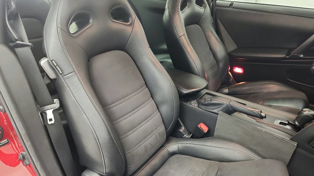 Used 2015 Nissan GT-R Premium AWD/4WD image 42