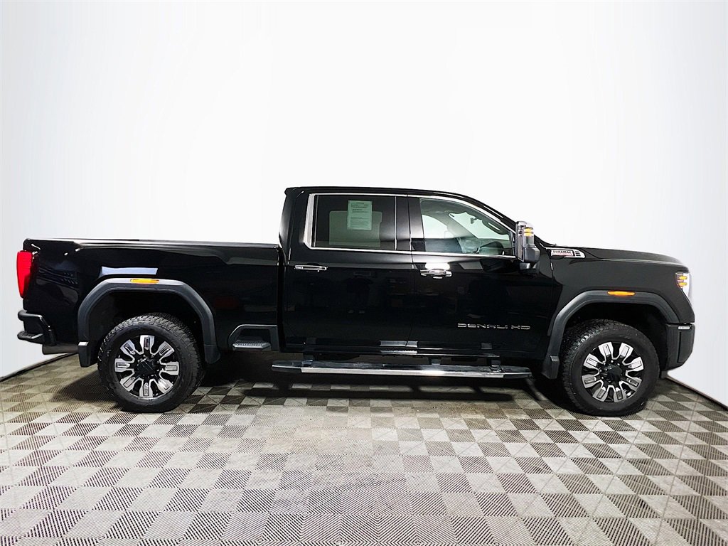 Used 2026 GMC Sierra 2500 Denali w/ Denali Reserve Package image 9