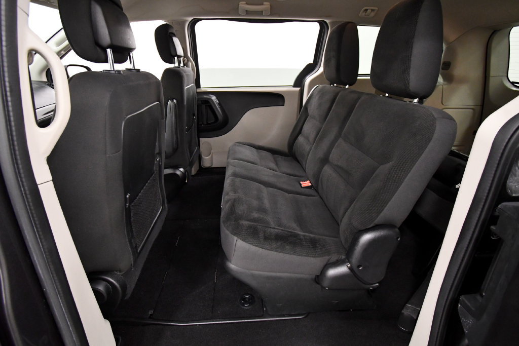 Used 2019 Dodge Grand Caravan SE FWD image 14