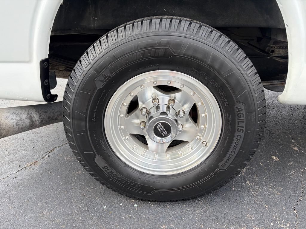 Used 2014 Chevrolet Express 2500 Extended RWD image 16