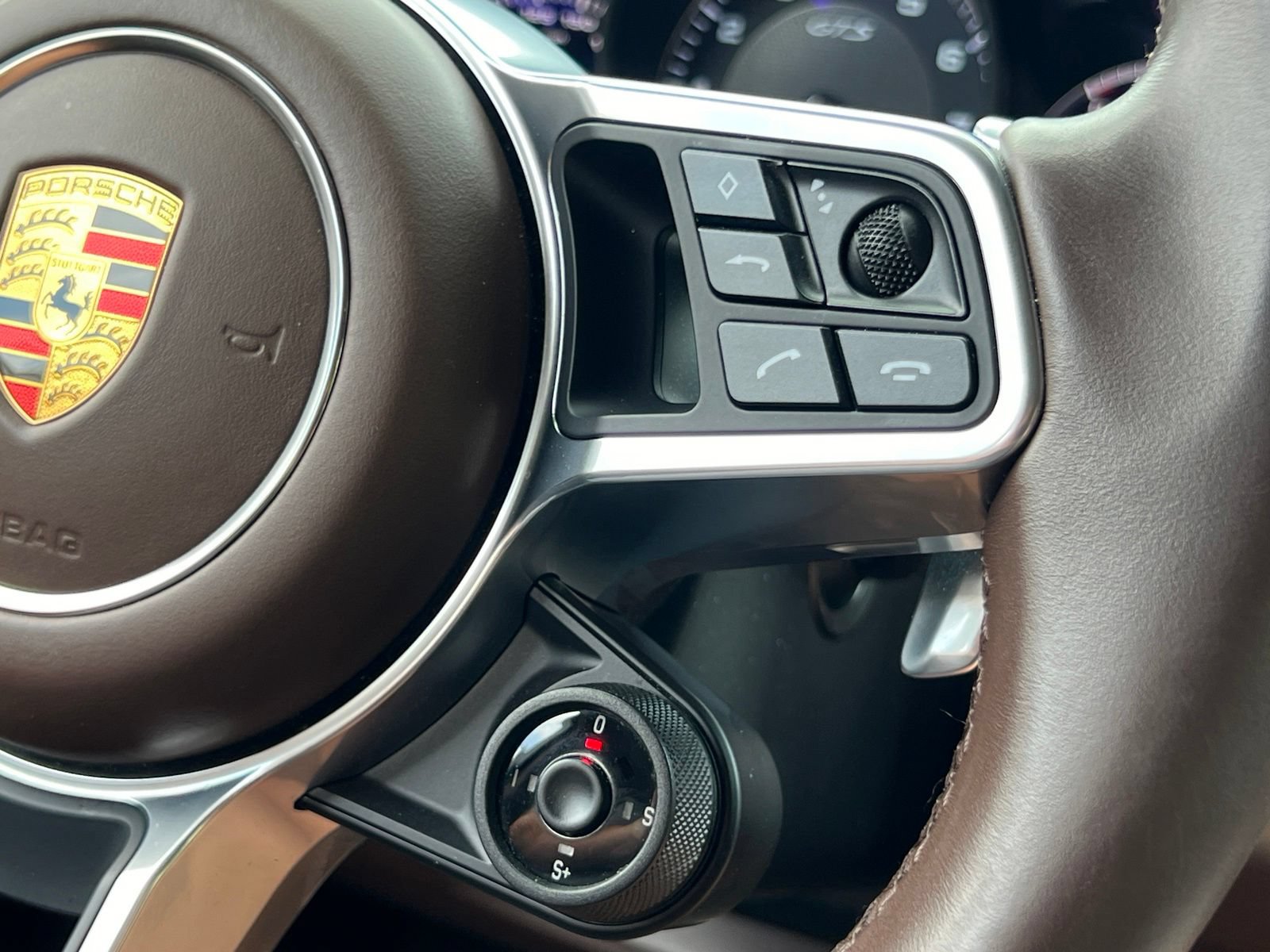 Certified 2021 Porsche Cayenne GTS AWD/4WD image 27