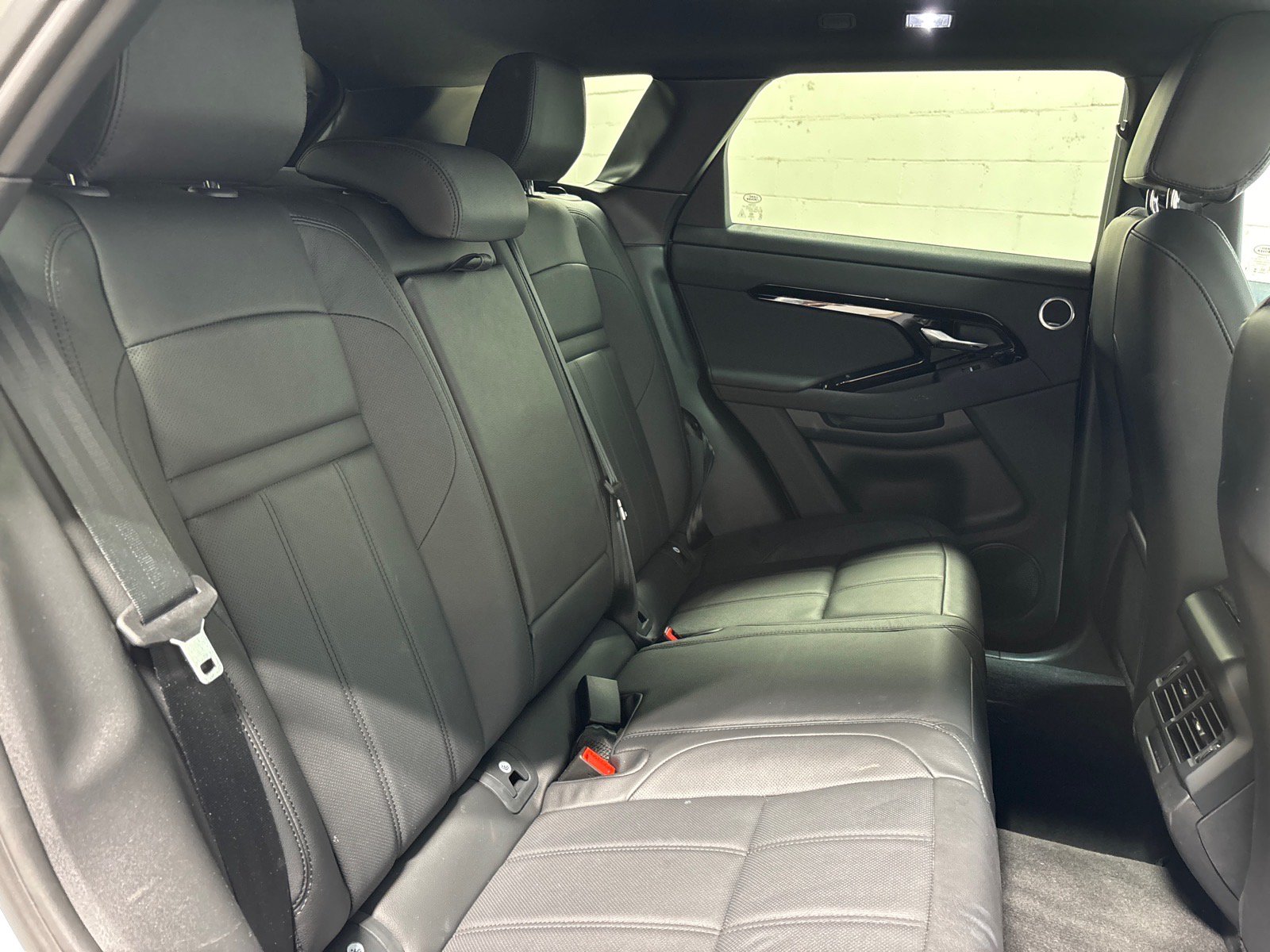 Used 2026 Land Rover Range Rover Evoque S AWD/4WD image 38