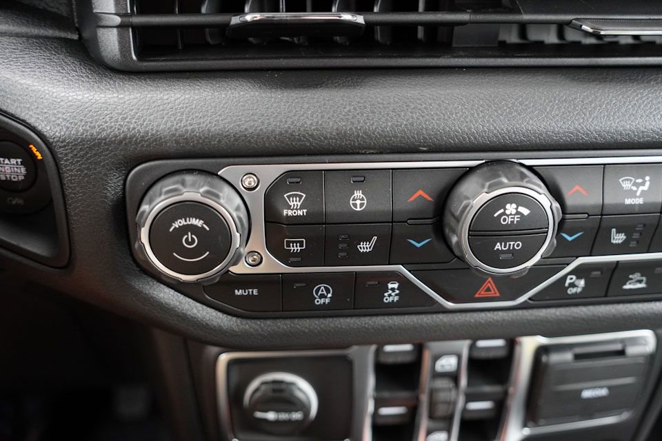 New 2025 Jeep Gladiator Sport AWD/4WD image 13