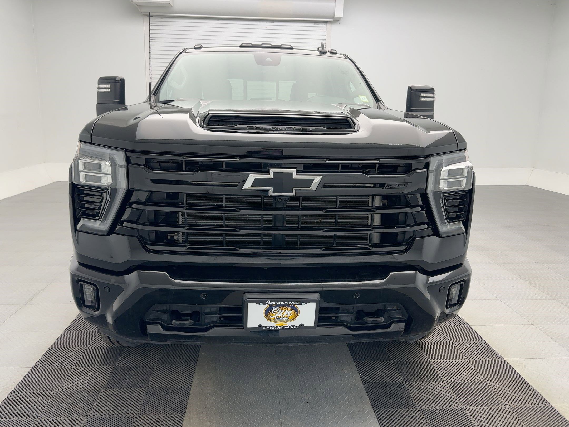 Used 2024 Chevrolet Silverado 3500 LTZ w/ LTZ Plus Package image 6