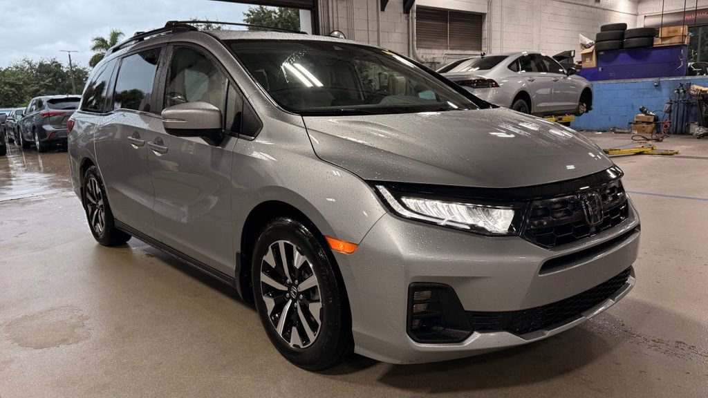 Used 2025 Honda Odyssey EX-L image 3