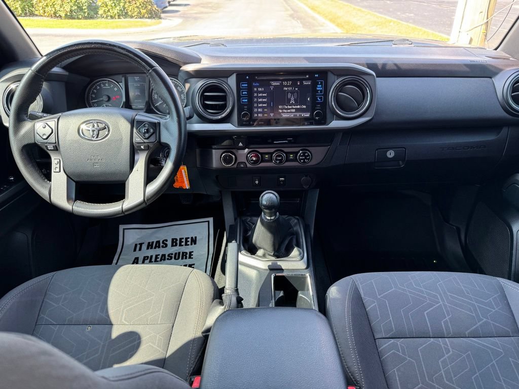 Used 2017 Toyota Tacoma TRD Off-Road AWD/4WD image 16
