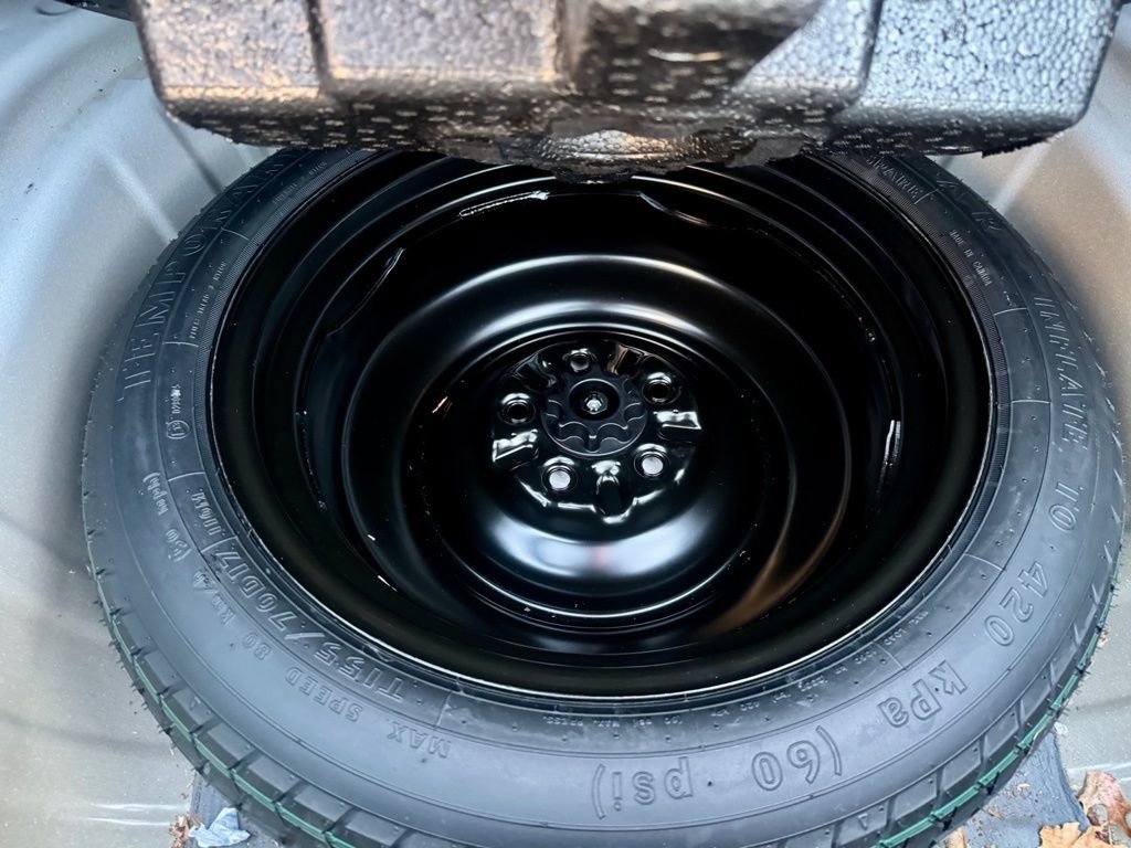 Used 2016 Toyota Avalon XLE Plus image 11