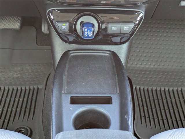 Used 2022 Toyota Prius LE image 17
