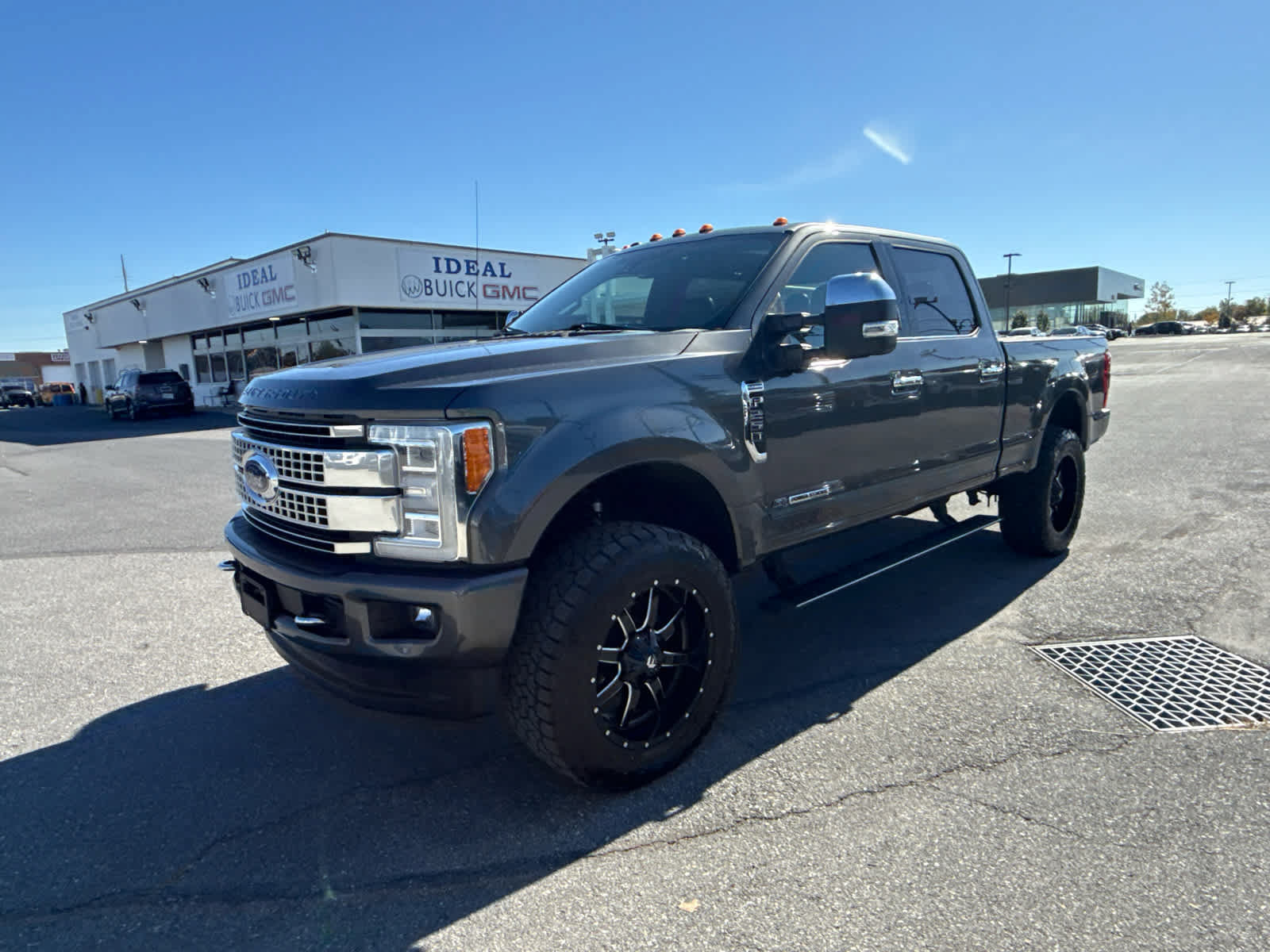 Used 2017 Ford F250 Platinum w/ Platinum Ultimate Package AWD/4WD image 2