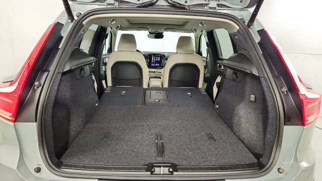 New 2026 Volvo XC40 B5 Plus w/ Protection Package Premier AWD/4WD image 41