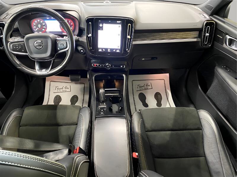 Used 2019 Volvo XC40 T5 R-Design image 10